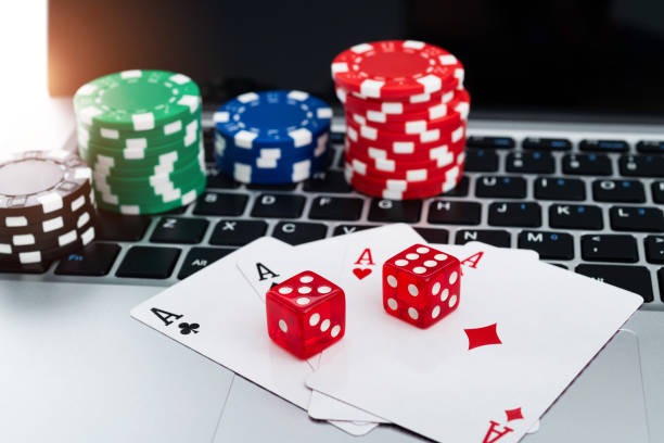 Aplikasi mobile dengan antarmuka sederhana dan game casino